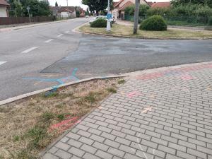Práce v okolí křižovatky u pohostinství Na Nové